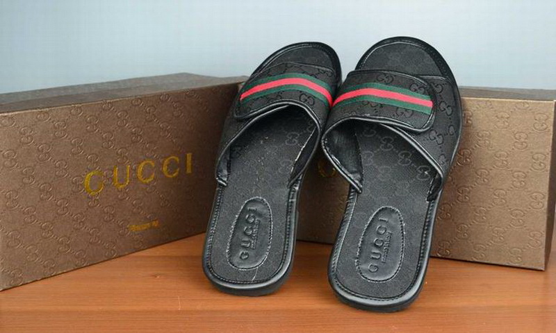 Gucci Slippers Woman--014
